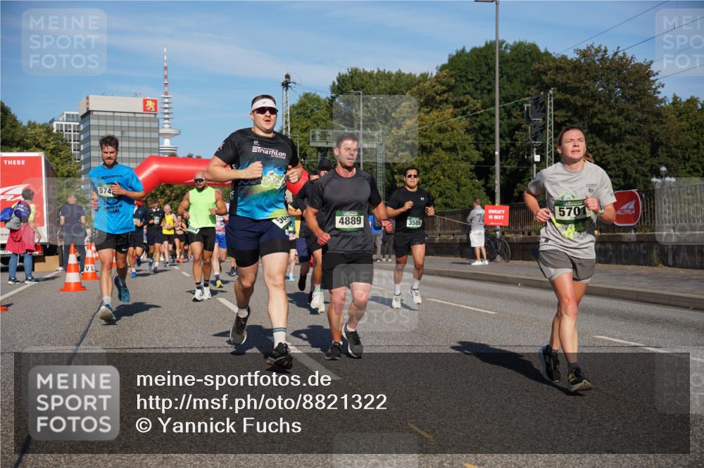 07.09.2025 - BARMER Alsterlauf Yannick Fuchs http://msf.ph/oto/8821322 07.09.2025 09:45:52 Laufen 574, 4889, 3589, 5701, 10 meine-sportfotos.de