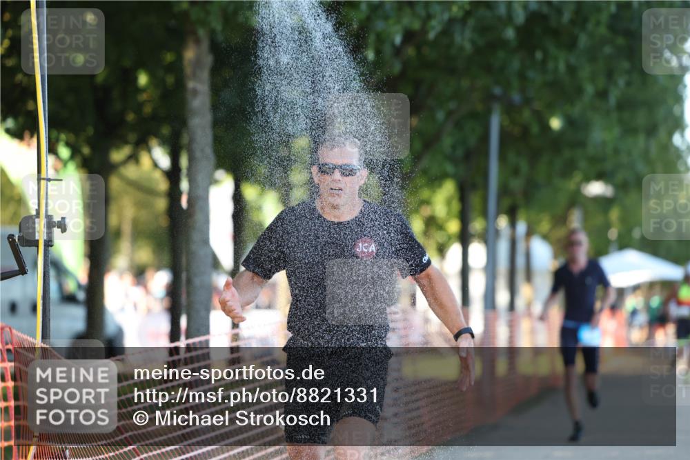 07.09.2025 - 19. Norderstedt Triathlon Michael Strokosch http://msf.ph/oto/8821331 07.09.2025 17:01:12 Laufen 1448 meine-sportfotos.de