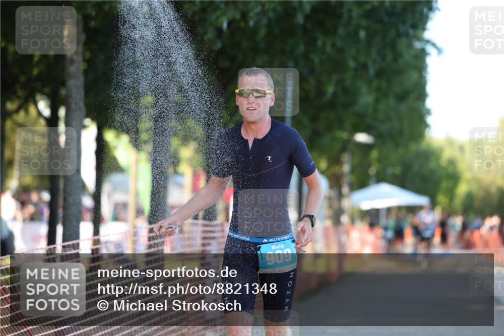 07.09.2025 - 19. Norderstedt Triathlon Michael Strokosch http://msf.ph/oto/8821348 07.09.2025 17:01:16 Laufen 1435, 1448 meine-sportfotos.de