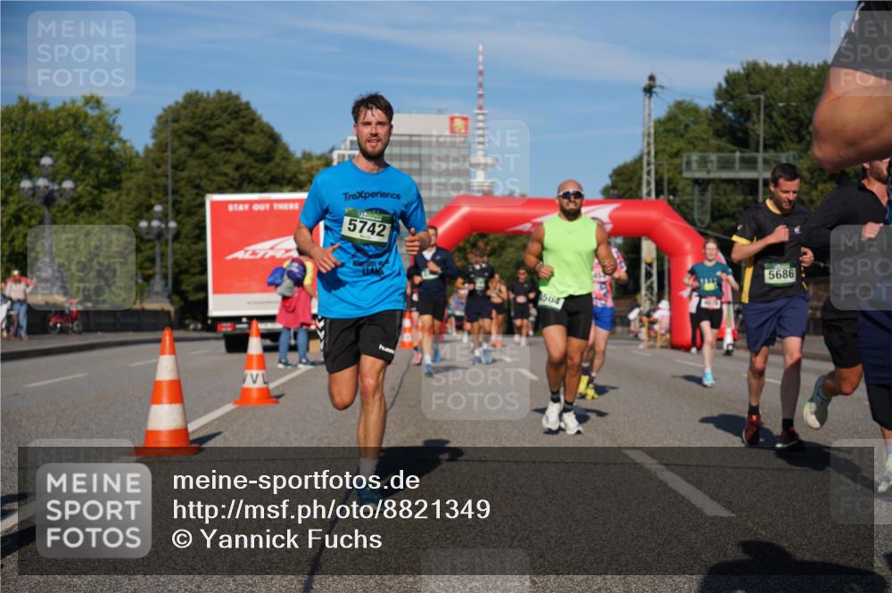 07.09.2025 - BARMER Alsterlauf Yannick Fuchs http://msf.ph/oto/8821349 07.09.2025 09:45:53 Laufen 5742, 504, 5686 meine-sportfotos.de