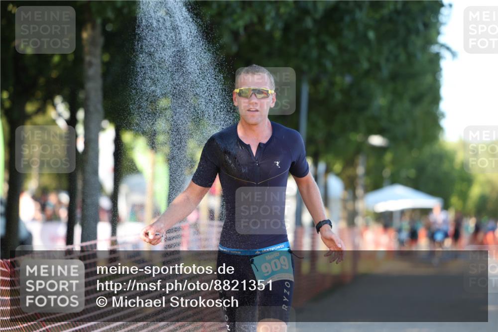 07.09.2025 - 19. Norderstedt Triathlon Michael Strokosch http://msf.ph/oto/8821351 07.09.2025 17:01:16 Laufen 1435, 1448 meine-sportfotos.de