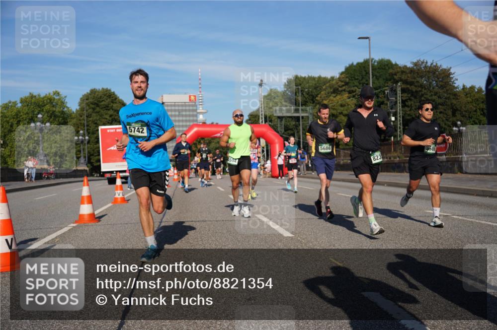 07.09.2025 - BARMER Alsterlauf Yannick Fuchs http://msf.ph/oto/8821354 07.09.2025 09:45:54 Laufen 5742, 504, 454, 5686, 823, 3589 meine-sportfotos.de