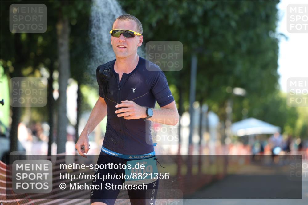 07.09.2025 - 19. Norderstedt Triathlon Michael Strokosch http://msf.ph/oto/8821356 07.09.2025 17:01:16 Laufen 1435, 1448 meine-sportfotos.de
