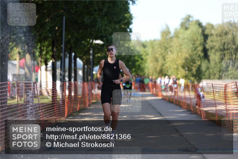 07.09.2025 - 19. Norderstedt Triathlon Michael Strokosch http://msf.ph/oto/8821366 07.09.2025 15:55:34 Laufen 458, 1453 meine-sportfotos.de