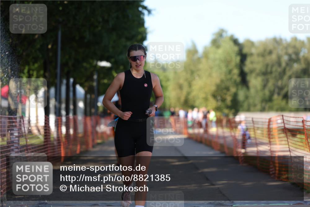 07.09.2025 - 19. Norderstedt Triathlon Michael Strokosch http://msf.ph/oto/8821385 07.09.2025 15:55:36 Laufen 458, 1453 meine-sportfotos.de