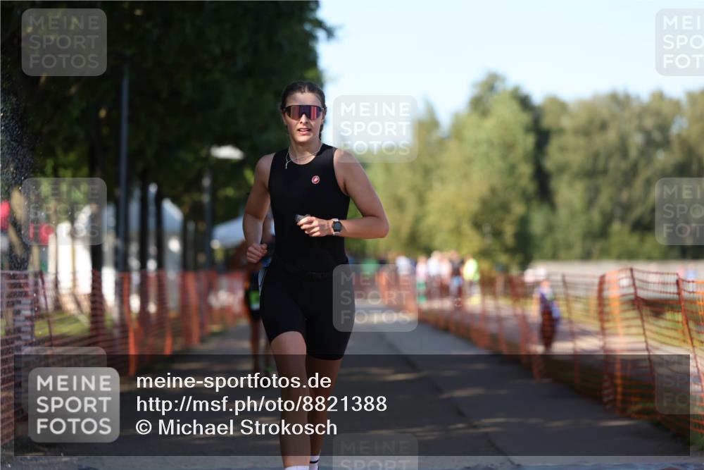 07.09.2025 - 19. Norderstedt Triathlon Michael Strokosch http://msf.ph/oto/8821388 07.09.2025 15:55:36 Laufen 458, 1453 meine-sportfotos.de