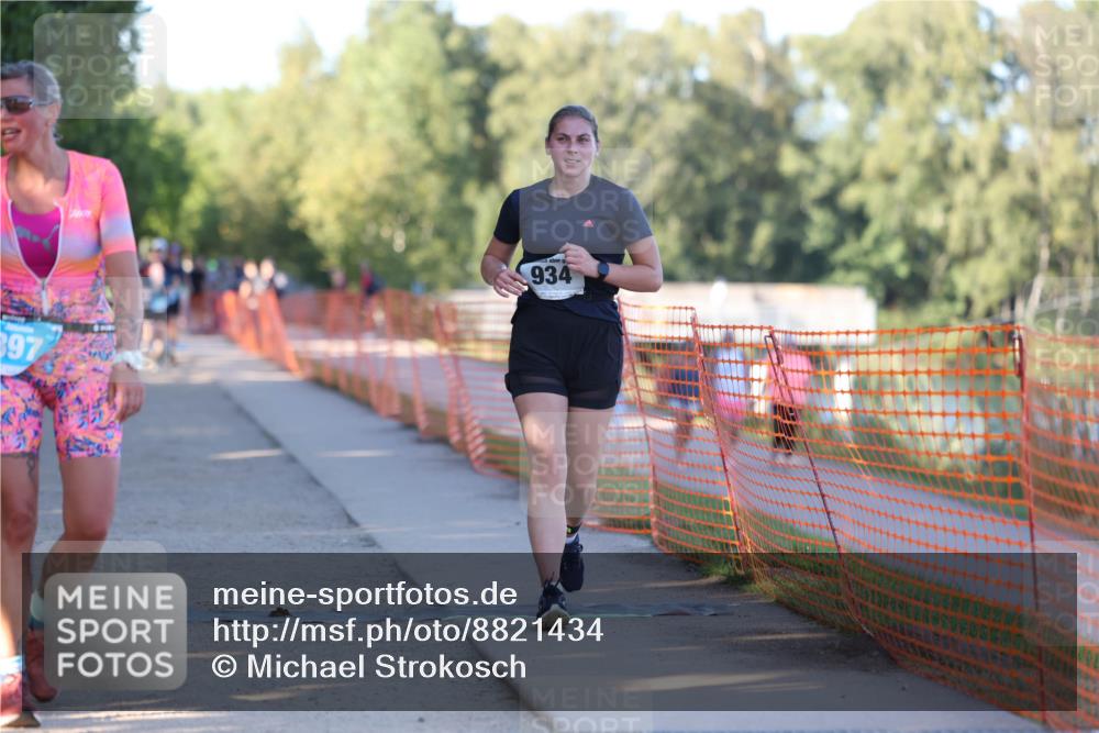 07.09.2025 - 19. Norderstedt Triathlon Michael Strokosch http://msf.ph/oto/8821434 07.09.2025 17:02:03 Laufen 897, 934, 1482 meine-sportfotos.de