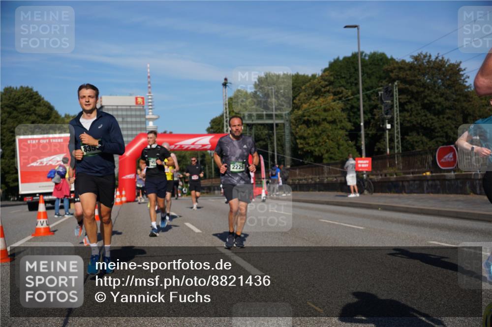 07.09.2025 - BARMER Alsterlauf Yannick Fuchs http://msf.ph/oto/8821436 07.09.2025 09:45:57 Laufen 2229 meine-sportfotos.de