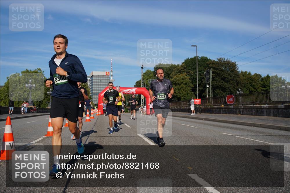 07.09.2025 - BARMER Alsterlauf Yannick Fuchs http://msf.ph/oto/8821468 07.09.2025 09:45:58 Laufen 8350, 2229 meine-sportfotos.de