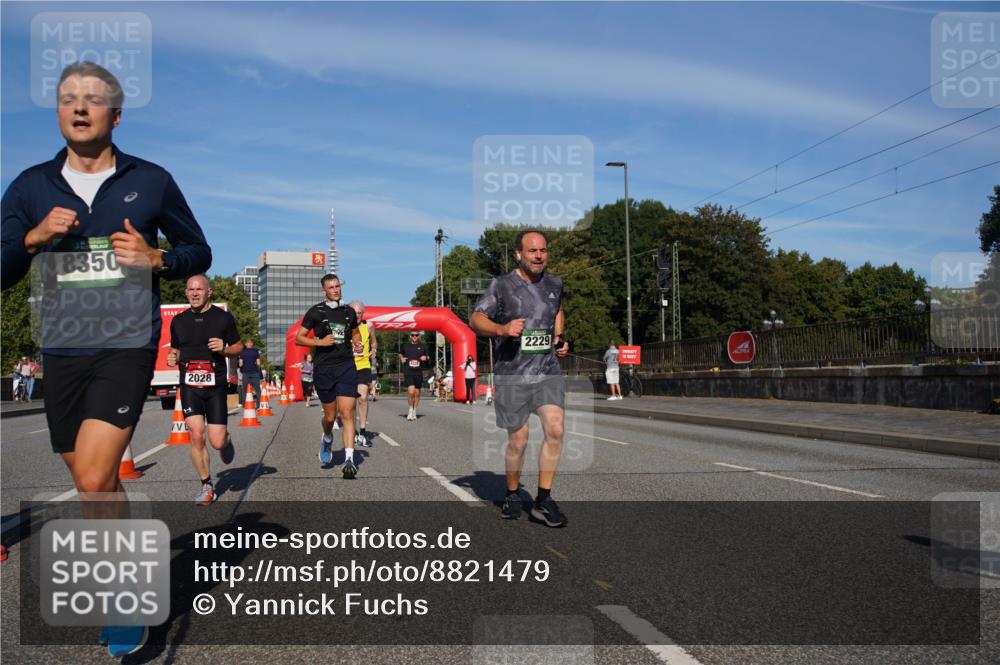 07.09.2025 - BARMER Alsterlauf Yannick Fuchs http://msf.ph/oto/8821479 07.09.2025 09:45:58 Laufen 8350, 2028, 2229 meine-sportfotos.de