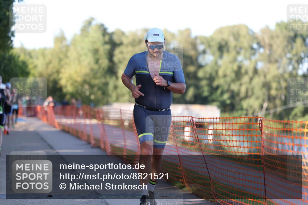 07.09.2025 - 19. Norderstedt Triathlon Michael Strokosch http://msf.ph/oto/8821521 07.09.2025 17:02:28 Laufen 878, 1086, 1476 meine-sportfotos.de