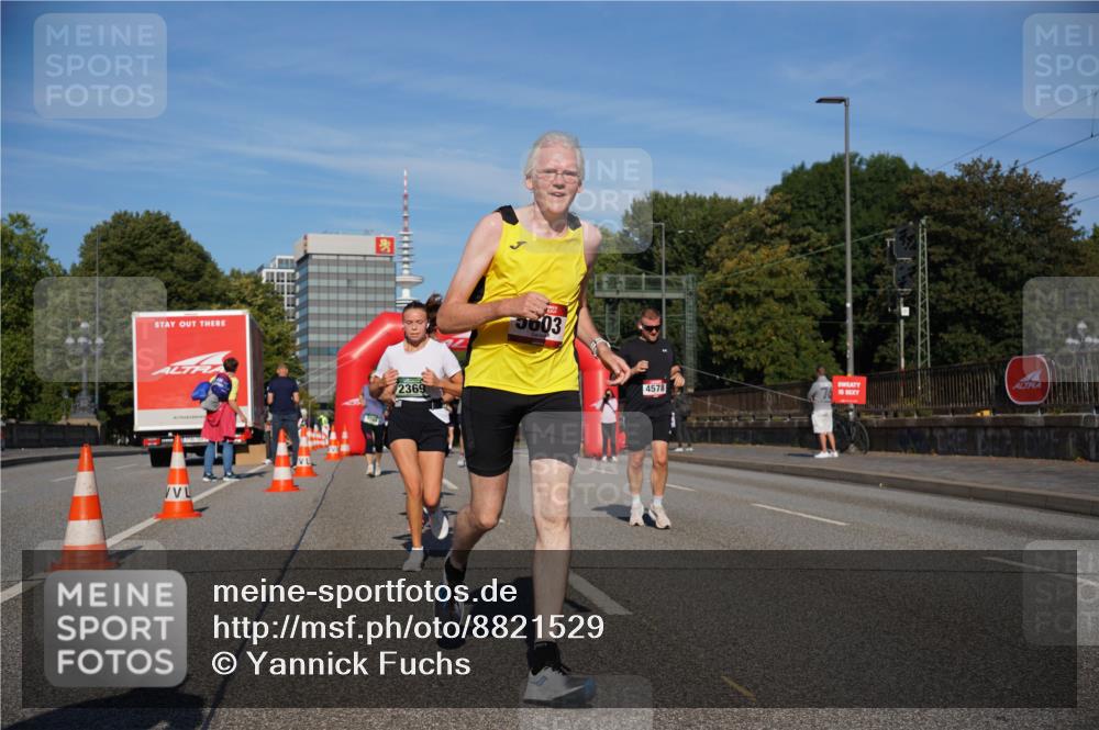 07.09.2025 - BARMER Alsterlauf Yannick Fuchs http://msf.ph/oto/8821529 07.09.2025 09:46:00 Laufen 2369, 603, 4578 meine-sportfotos.de