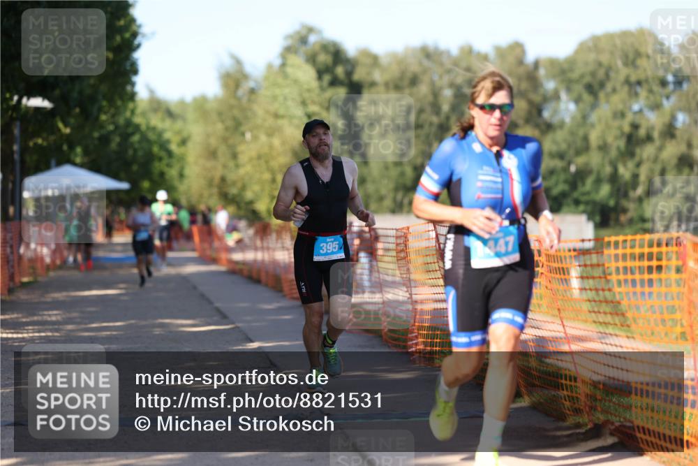 07.09.2025 - 19. Norderstedt Triathlon Michael Strokosch http://msf.ph/oto/8821531 07.09.2025 15:55:59 Laufen 395, 1447 meine-sportfotos.de
