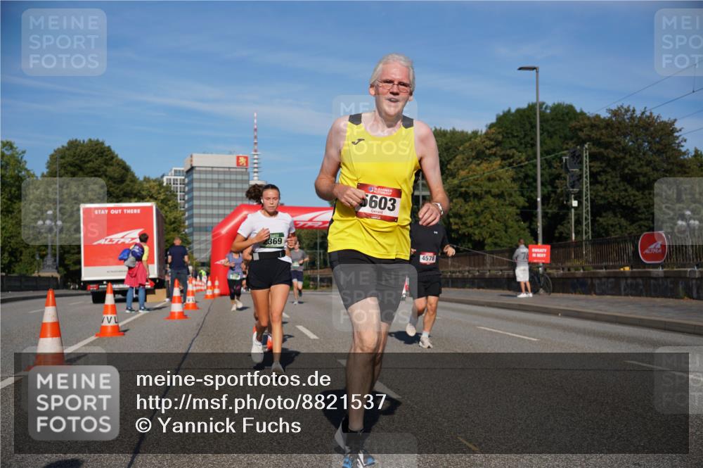 07.09.2025 - BARMER Alsterlauf Yannick Fuchs http://msf.ph/oto/8821537 07.09.2025 09:46:01 Laufen 369, 603, 4578 meine-sportfotos.de