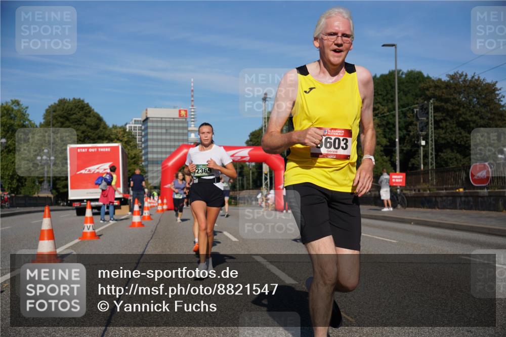 07.09.2025 - BARMER Alsterlauf Yannick Fuchs http://msf.ph/oto/8821547 07.09.2025 09:46:01 Laufen 2369, 603 meine-sportfotos.de