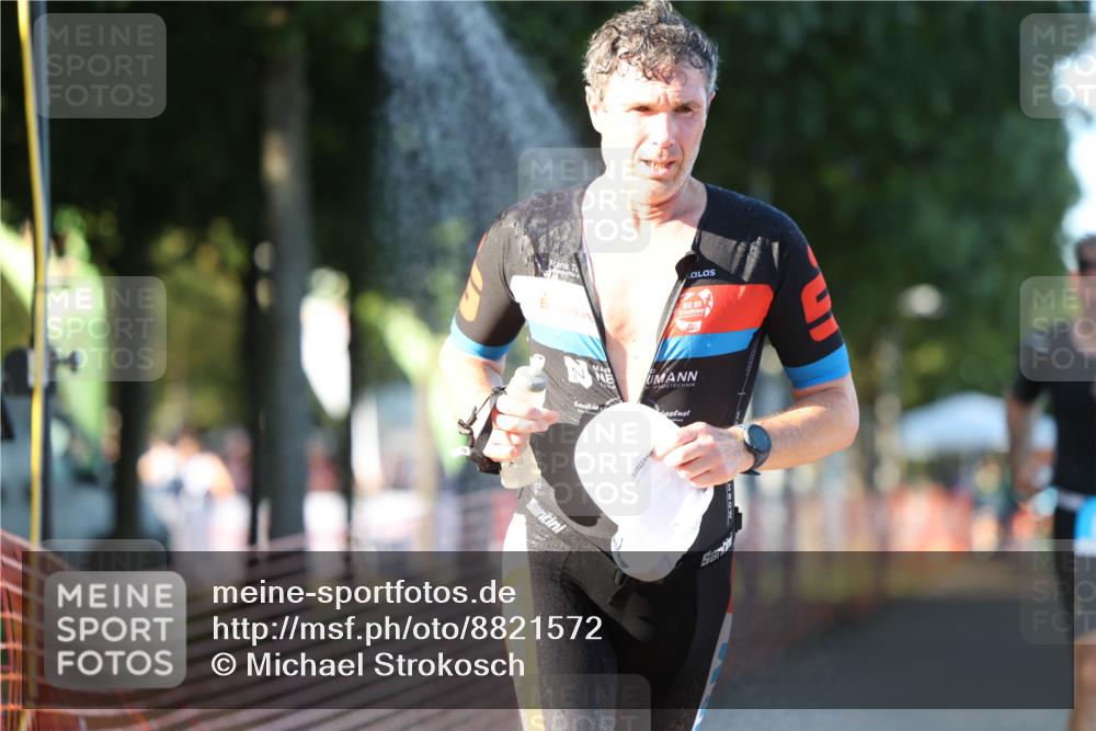 07.09.2025 - 19. Norderstedt Triathlon Michael Strokosch http://msf.ph/oto/8821572 07.09.2025 17:02:40 Laufen 1417 meine-sportfotos.de
