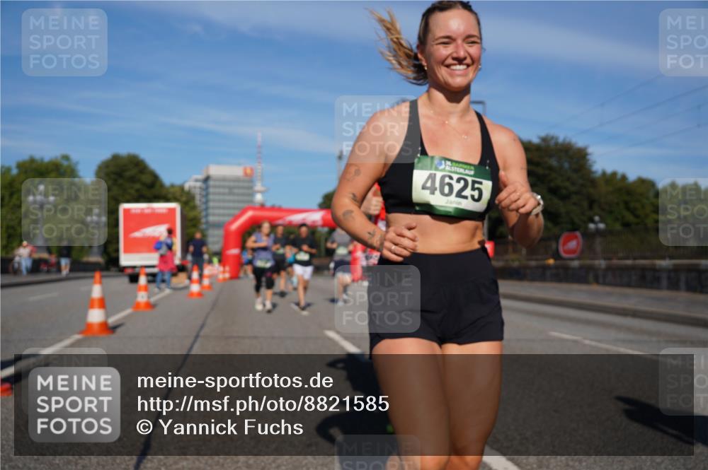 07.09.2025 - BARMER Alsterlauf Yannick Fuchs http://msf.ph/oto/8821585 07.09.2025 09:46:03 Laufen 4625 meine-sportfotos.de
