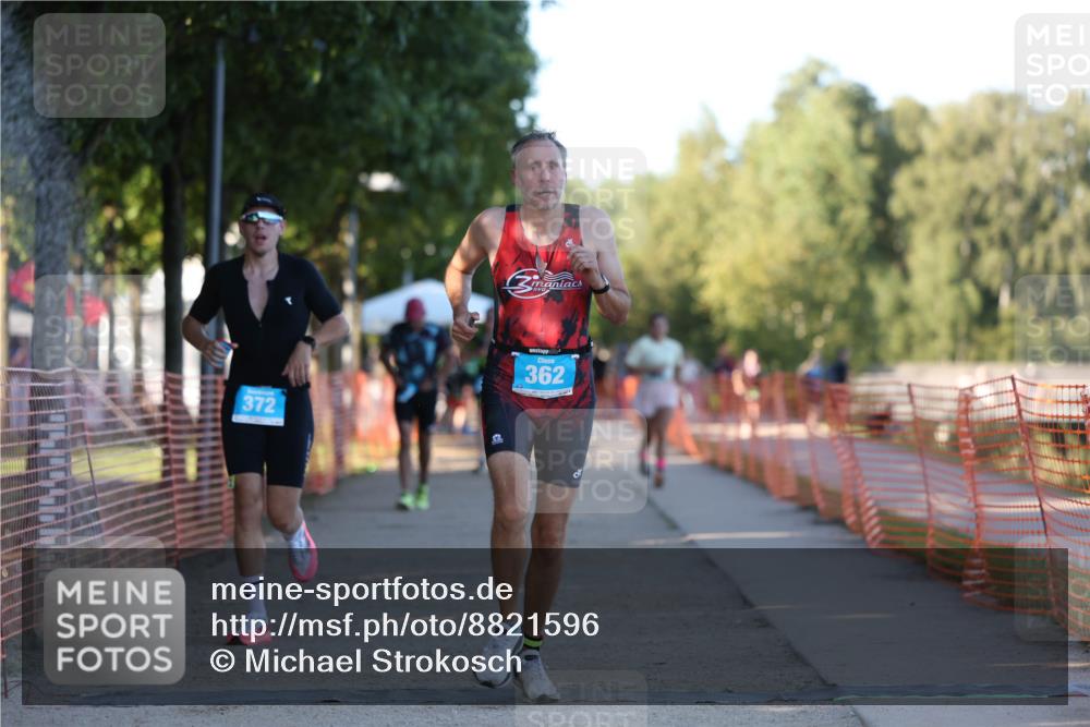 07.09.2025 - 19. Norderstedt Triathlon Michael Strokosch http://msf.ph/oto/8821596 07.09.2025 17:03:06 Laufen 362, 372, 409, 944 meine-sportfotos.de