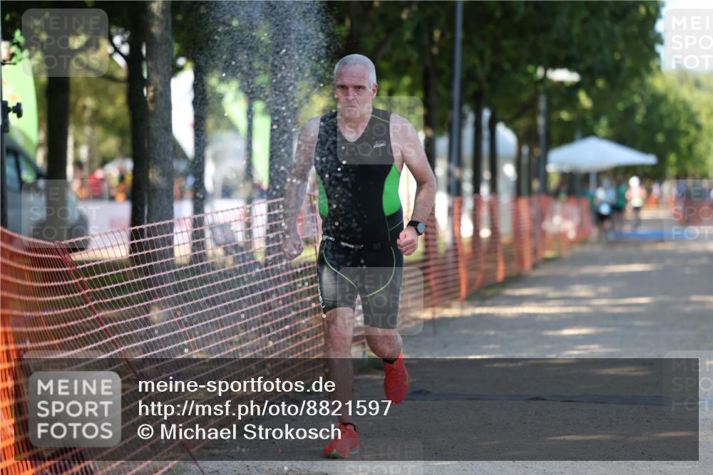 07.09.2025 - 19. Norderstedt Triathlon Michael Strokosch http://msf.ph/oto/8821597 07.09.2025 15:56:24 Laufen 391 meine-sportfotos.de