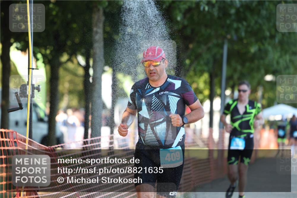 07.09.2025 - 19. Norderstedt Triathlon Michael Strokosch http://msf.ph/oto/8821635 07.09.2025 17:03:15 Laufen 409, 915, 944 meine-sportfotos.de