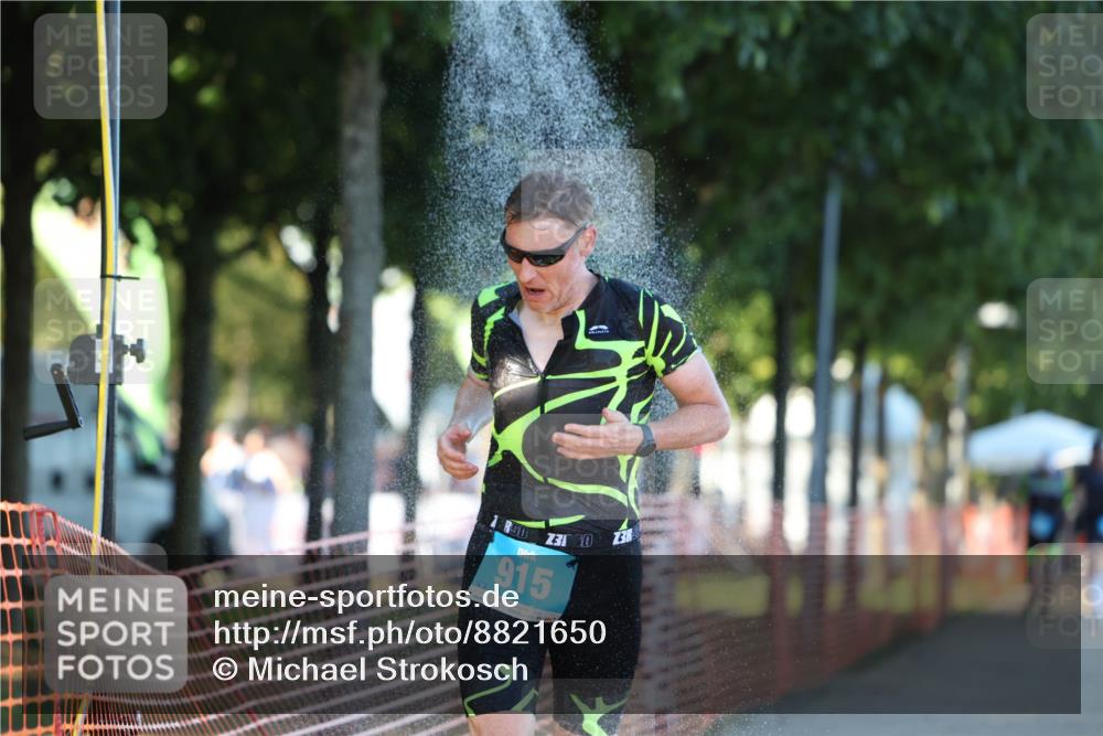 07.09.2025 - 19. Norderstedt Triathlon Michael Strokosch http://msf.ph/oto/8821650 07.09.2025 17:03:17 Laufen 409, 915, 944 meine-sportfotos.de