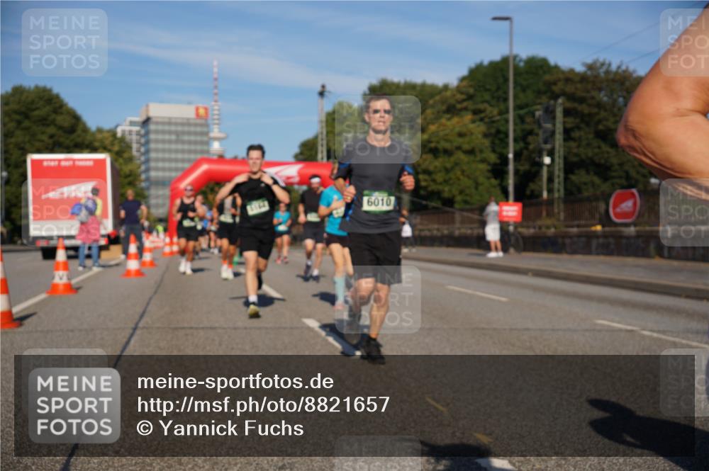 07.09.2025 - BARMER Alsterlauf Yannick Fuchs http://msf.ph/oto/8821657 07.09.2025 09:46:07 Laufen 6010 meine-sportfotos.de