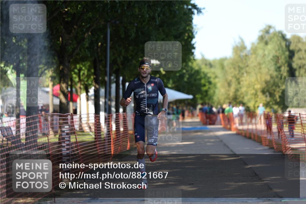 07.09.2025 - 19. Norderstedt Triathlon Michael Strokosch http://msf.ph/oto/8821667 07.09.2025 15:57:11 Laufen 1433 meine-sportfotos.de