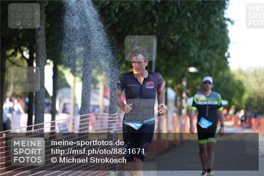 07.09.2025 - 19. Norderstedt Triathlon Michael Strokosch http://msf.ph/oto/8821671 07.09.2025 17:03:35 Laufen 397, 1460 meine-sportfotos.de