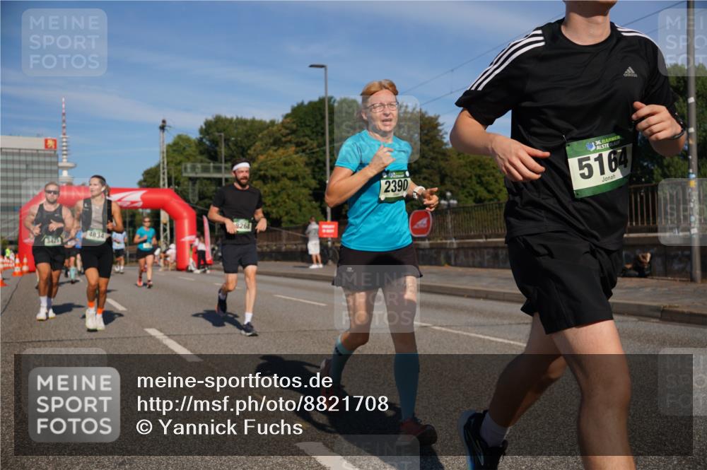 07.09.2025 - BARMER Alsterlauf Yannick Fuchs http://msf.ph/oto/8821708 07.09.2025 09:46:09 Laufen 9268, 4834, 3421, 2390, 36, 5164 meine-sportfotos.de