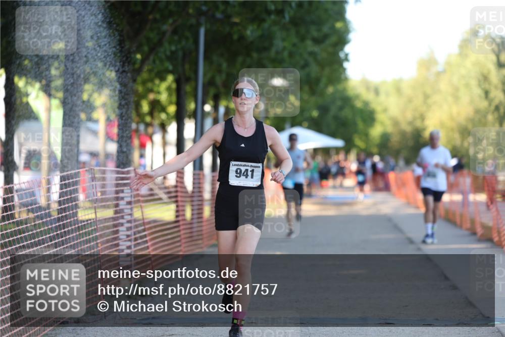 07.09.2025 - 19. Norderstedt Triathlon Michael Strokosch http://msf.ph/oto/8821757 07.09.2025 17:04:57 Laufen 378, 936, 941 meine-sportfotos.de