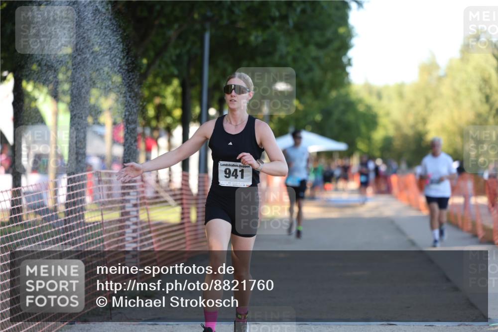 07.09.2025 - 19. Norderstedt Triathlon Michael Strokosch http://msf.ph/oto/8821760 07.09.2025 17:04:58 Laufen 378, 936, 941 meine-sportfotos.de