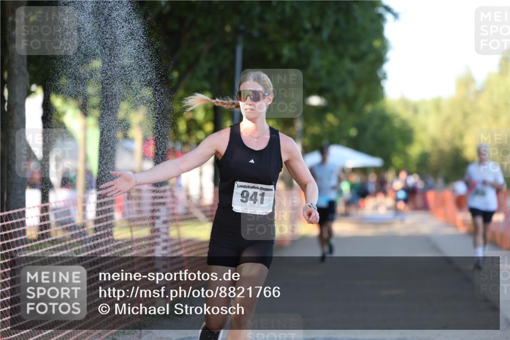 07.09.2025 - 19. Norderstedt Triathlon Michael Strokosch http://msf.ph/oto/8821766 07.09.2025 17:04:58 Laufen 378, 936, 941 meine-sportfotos.de