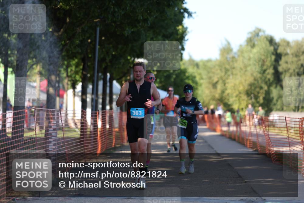 07.09.2025 - 19. Norderstedt Triathlon Michael Strokosch http://msf.ph/oto/8821824 07.09.2025 15:58:55 Laufen 363, 448, 1485 meine-sportfotos.de