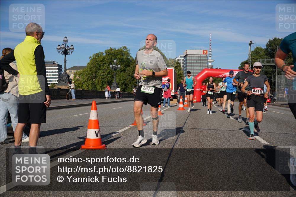 07.09.2025 - BARMER Alsterlauf Yannick Fuchs http://msf.ph/oto/8821825 07.09.2025 09:46:14 Laufen 2673, 2125, 5415 meine-sportfotos.de