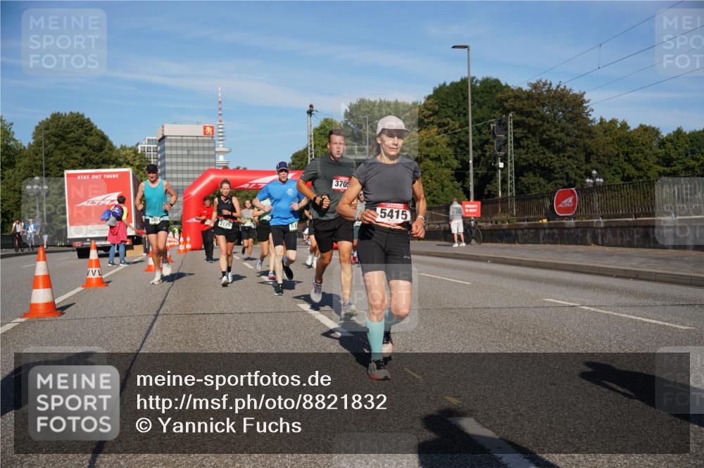 07.09.2025 - BARMER Alsterlauf Yannick Fuchs http://msf.ph/oto/8821832 07.09.2025 09:46:15 Laufen 2125, 3705, 5415, 76 meine-sportfotos.de
