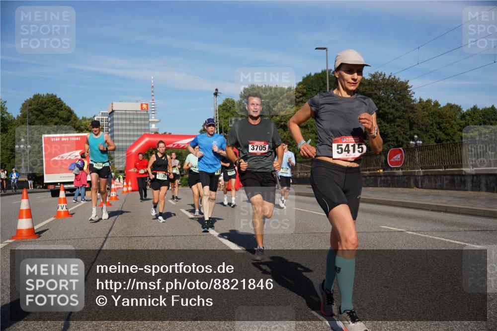 07.09.2025 - BARMER Alsterlauf Yannick Fuchs http://msf.ph/oto/8821846 07.09.2025 09:46:15 Laufen 5694, 3705, 1120, 6, 5415 meine-sportfotos.de