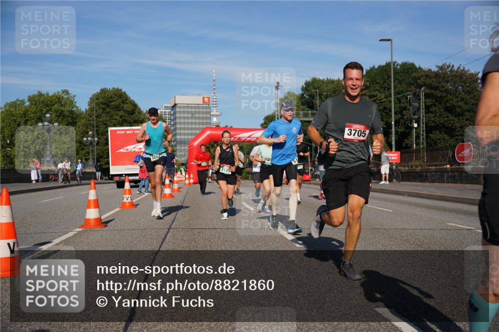 07.09.2025 - BARMER Alsterlauf Yannick Fuchs http://msf.ph/oto/8821860 07.09.2025 09:46:16 Laufen 5694, 2125, 3705 meine-sportfotos.de