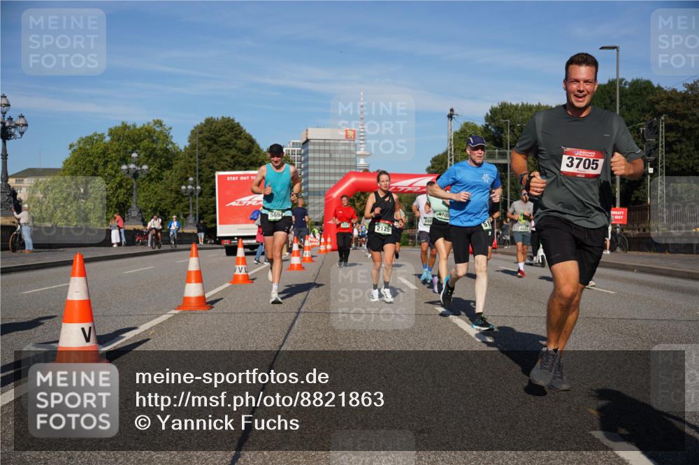 07.09.2025 - BARMER Alsterlauf Yannick Fuchs http://msf.ph/oto/8821863 07.09.2025 09:46:16 Laufen 105, 5694, 498, 51, 2125, 3705 meine-sportfotos.de