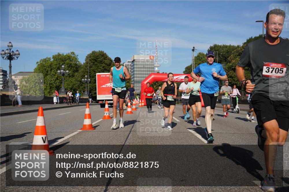 07.09.2025 - BARMER Alsterlauf Yannick Fuchs http://msf.ph/oto/8821875 07.09.2025 09:46:16 Laufen 5694, 2125, 105, 519, 3705 meine-sportfotos.de