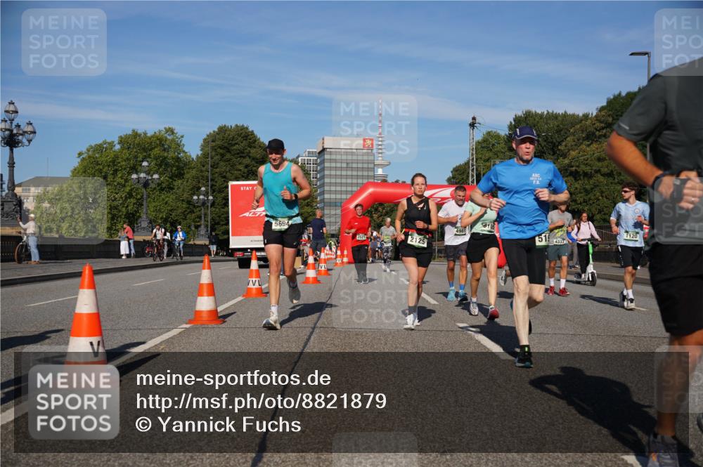 07.09.2025 - BARMER Alsterlauf Yannick Fuchs http://msf.ph/oto/8821879 07.09.2025 09:46:16 Laufen 1120 meine-sportfotos.de
