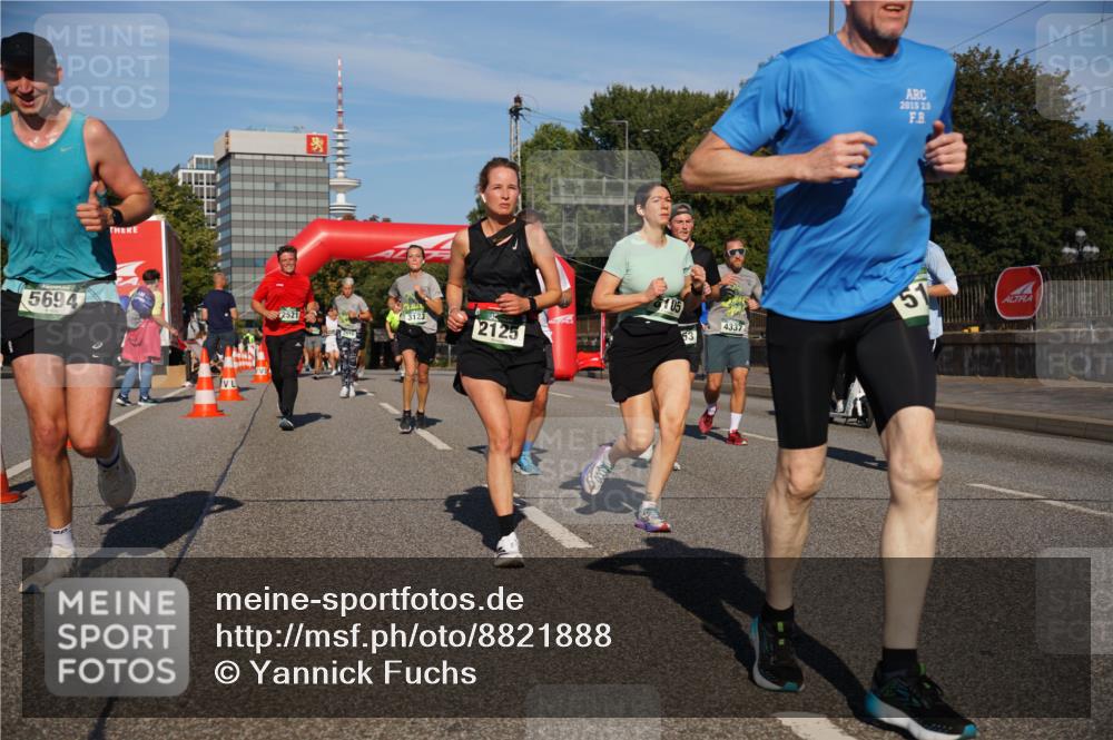 07.09.2025 - BARMER Alsterlauf Yannick Fuchs http://msf.ph/oto/8821888 07.09.2025 09:46:17 Laufen 5694, 2521, 3123, 2125, 2015, 28, 105, 53, 4337, 51 meine-sportfotos.de