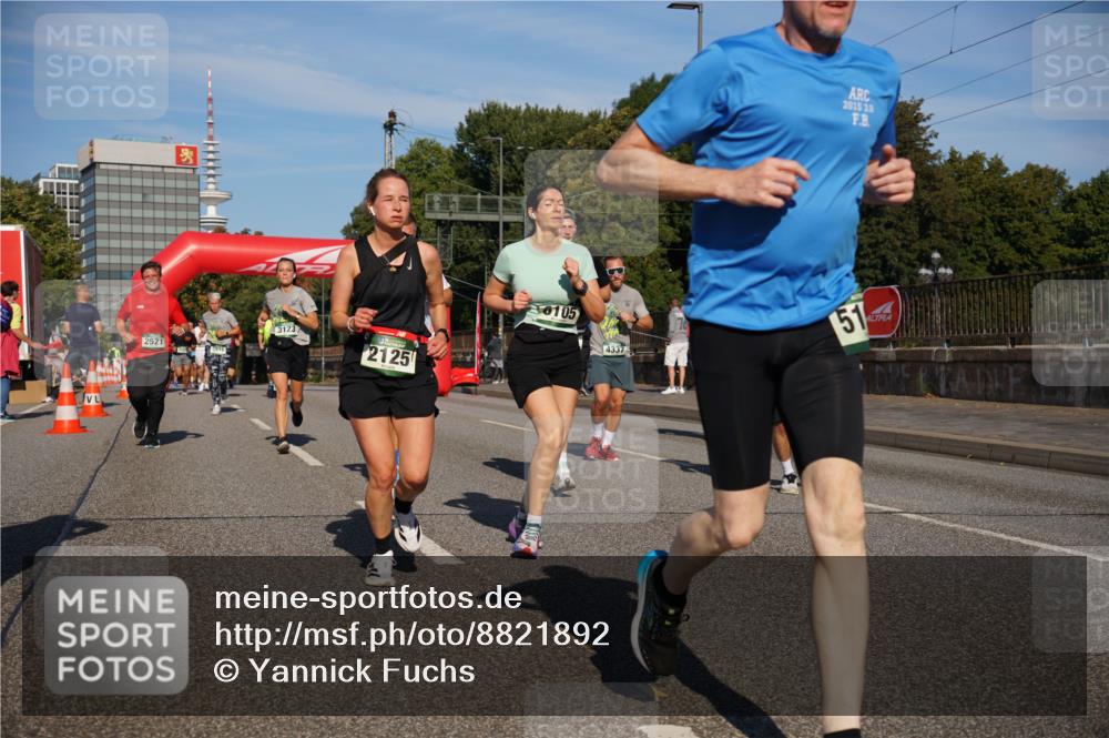 07.09.2025 - BARMER Alsterlauf Yannick Fuchs http://msf.ph/oto/8821892 07.09.2025 09:46:17 Laufen 2521, 3816, 3123, 2125, 6105, 2915, 28, 4337, 51 meine-sportfotos.de