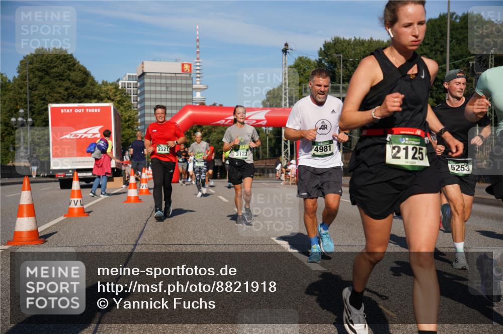 07.09.2025 - BARMER Alsterlauf Yannick Fuchs http://msf.ph/oto/8821918 07.09.2025 09:46:18 Laufen 2521, 3123, 4981, 2125, 5253 meine-sportfotos.de