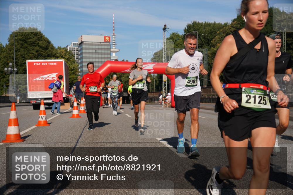 07.09.2025 - BARMER Alsterlauf Yannick Fuchs http://msf.ph/oto/8821921 07.09.2025 09:46:18 Laufen 3123, 2521, 4981, 2125, 52 meine-sportfotos.de