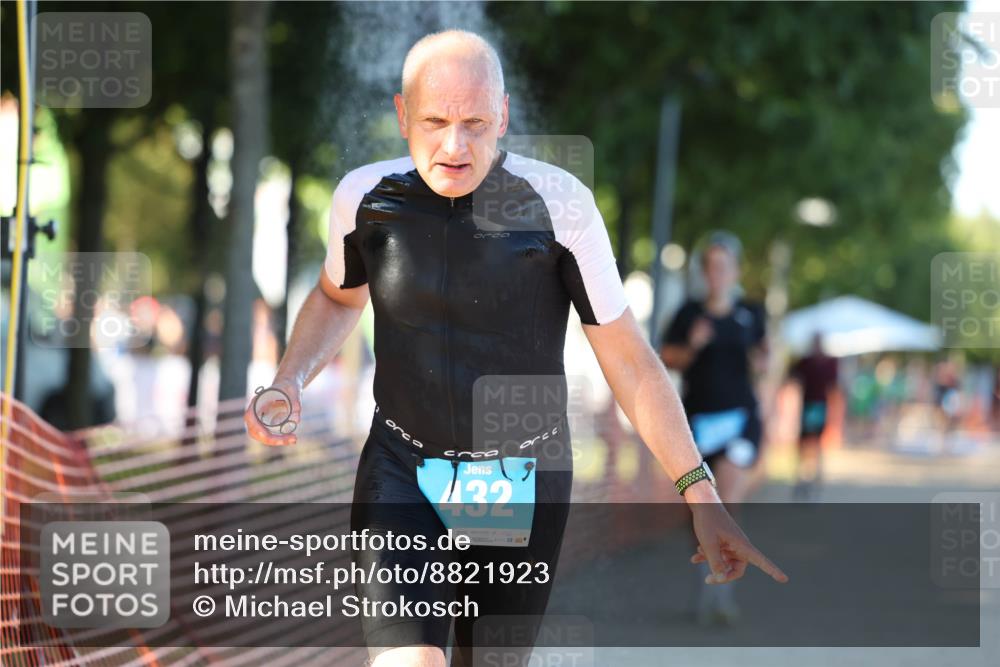07.09.2025 - 19. Norderstedt Triathlon Michael Strokosch http://msf.ph/oto/8821923 07.09.2025 17:05:51 Laufen 432, 935, 957, 1475 meine-sportfotos.de