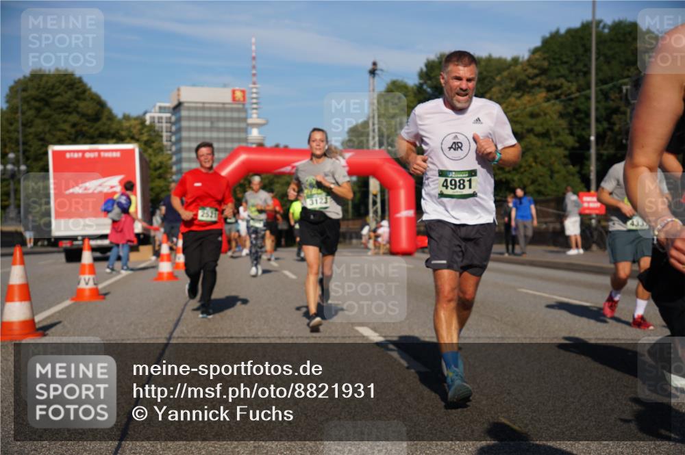 07.09.2025 - BARMER Alsterlauf Yannick Fuchs http://msf.ph/oto/8821931 07.09.2025 09:46:18 Laufen 3123, 4981 meine-sportfotos.de