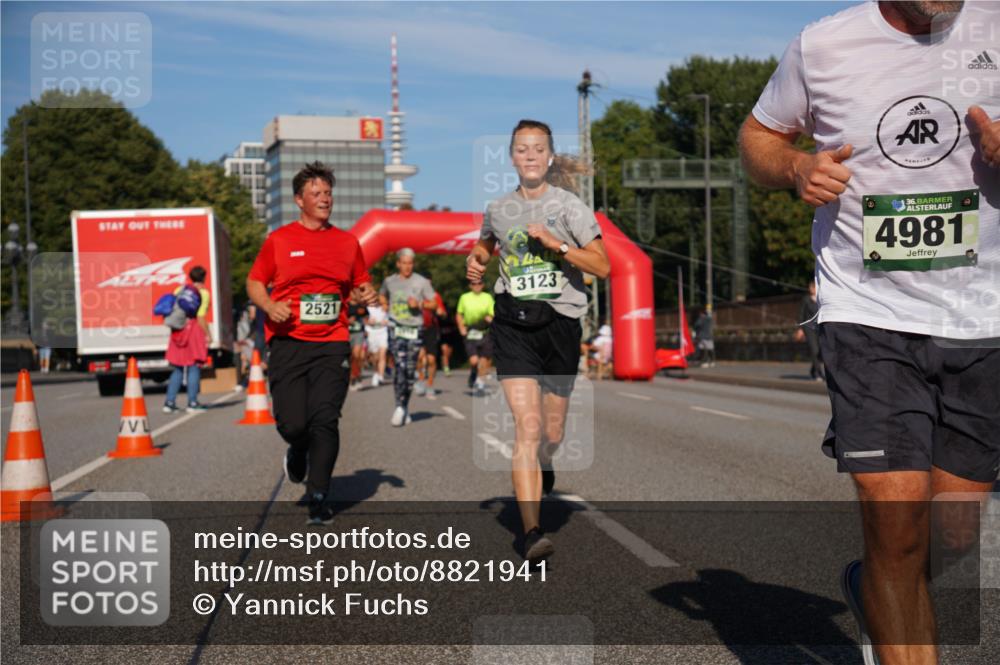 07.09.2025 - BARMER Alsterlauf Yannick Fuchs http://msf.ph/oto/8821941 07.09.2025 09:46:19 Laufen 2521, 3123, 36, 4981 meine-sportfotos.de