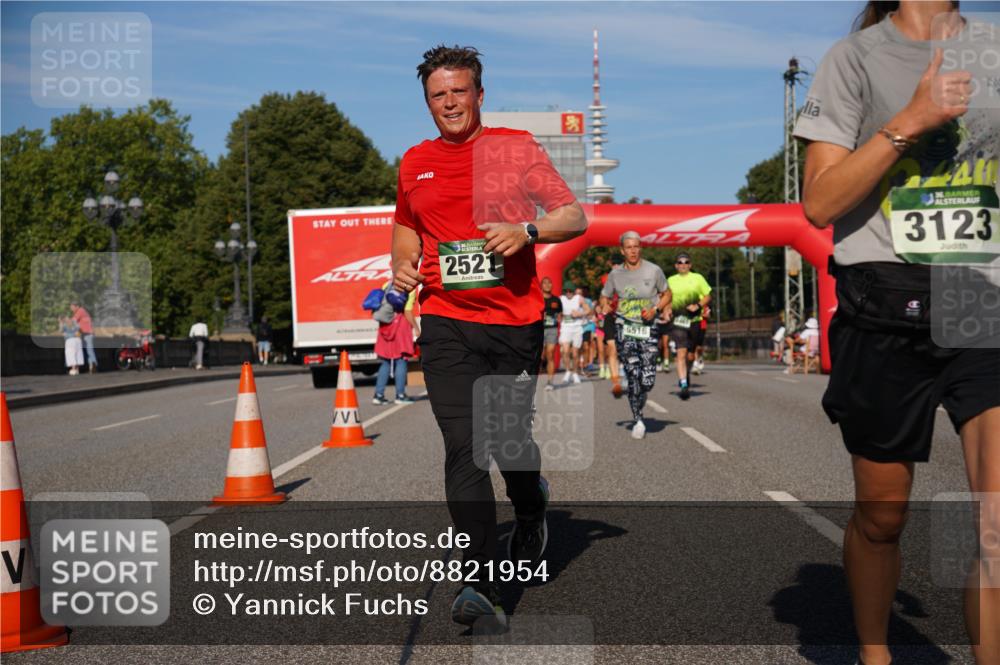 07.09.2025 - BARMER Alsterlauf Yannick Fuchs http://msf.ph/oto/8821954 07.09.2025 09:46:20 Laufen 2521, 5516, 36, 3123 meine-sportfotos.de