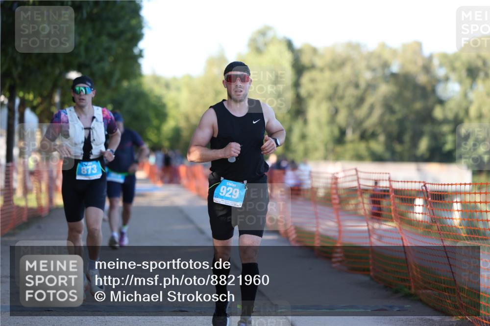 07.09.2025 - 19. Norderstedt Triathlon Michael Strokosch http://msf.ph/oto/8821960 07.09.2025 17:06:15 Laufen 864, 929, 1515 meine-sportfotos.de