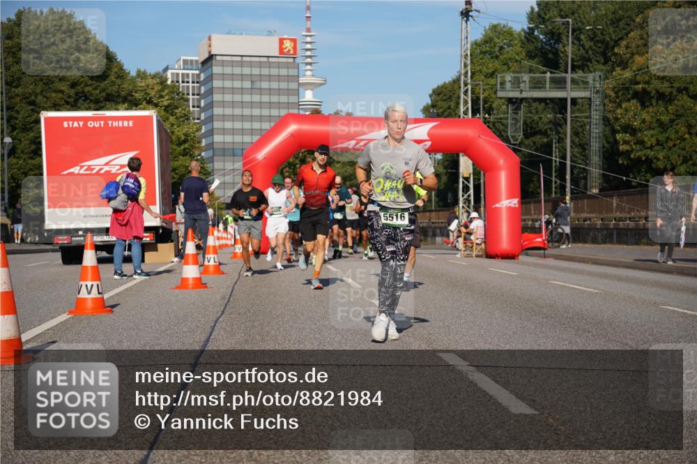 07.09.2025 - BARMER Alsterlauf Yannick Fuchs http://msf.ph/oto/8821984 07.09.2025 09:46:21 Laufen 405, 5516, 10 meine-sportfotos.de